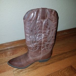 Brown cowboy boot